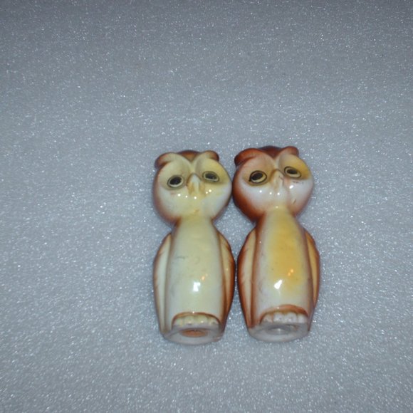 Vintage porcelain owl salt & pepper shaker set - Picture 6 of 8